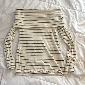 Vici striped colder shoulder top. Size small.